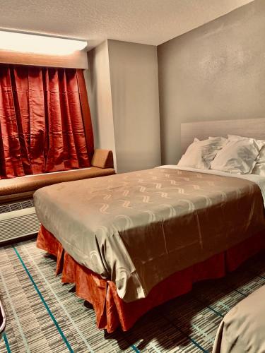 Queen Room - Accessible/Nonsmoking