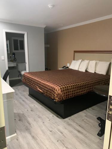 . Colusa Motel