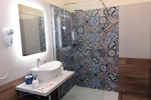 HOTEL VILLA ISA - image 10