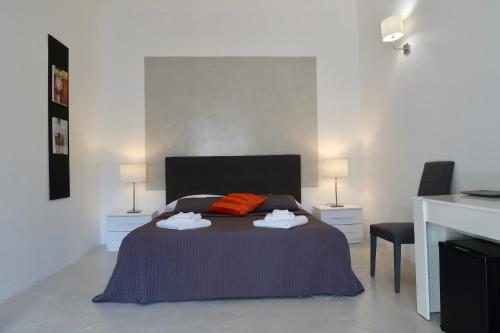 1 queen bed, 2 twin beds