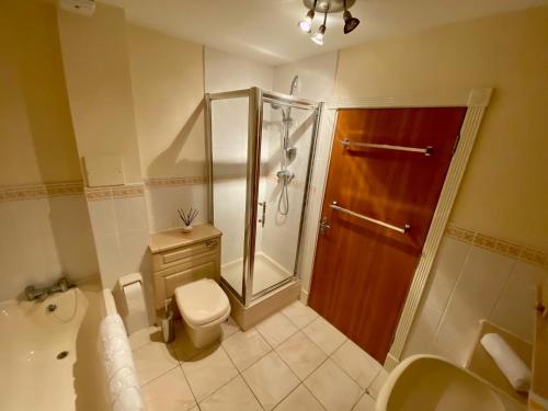 ห้องน้ำ, Ailsa Apartment Turnberry - Quality holiday home in เทิร์นบิวรี