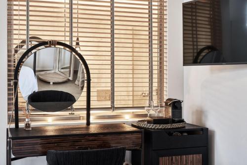 Volcano Luxury Suites Milos - image 13