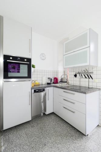 Wohnung mit Blick auf die Zitadelle Petersberg - 3 Zimmer Wohnung mit Blick auf die Zitadelle Petersberg - 3 Zimmer