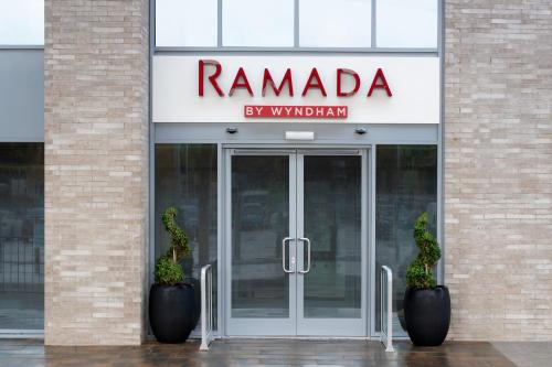 Ramada by Wyndham Leeds East - main image