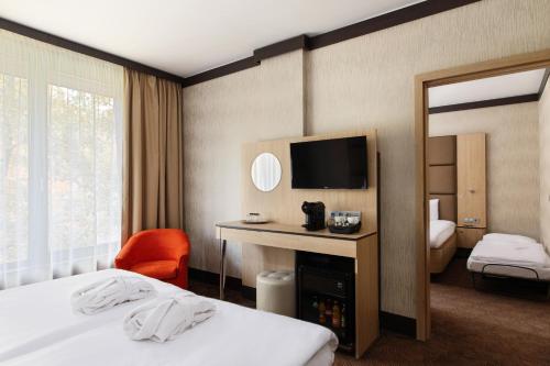 Portobello Wellness & Yacht Hotel Esztergom Portobello Wellness & Yacht Hotel Esztergom