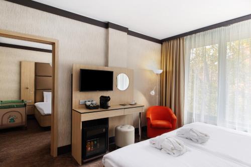 Portobello Wellness & Yacht Hotel Esztergom Portobello Wellness & Yacht Hotel Esztergom