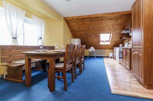 Konyha, Horska chata Zelene Udoli in Abertamy