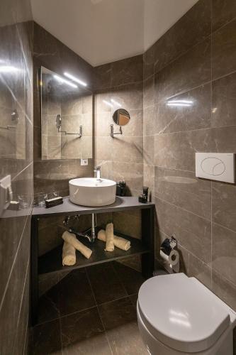 FJ Bianco Guest House - image 10