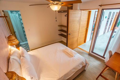 Double Room image 4