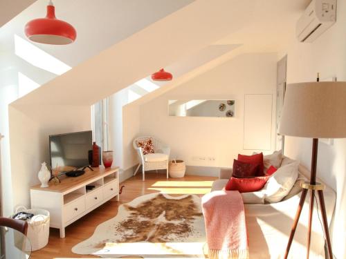 Sao bento stylish cozy apt with ac balcony, Lisbona
