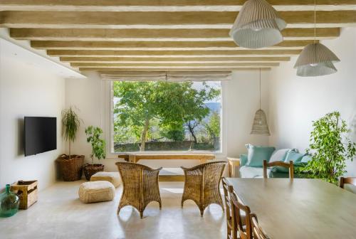 Shared lounge/TV area, OS ORMOS Casa Rural - Apartamentos - Habitaciones in Espuendolas