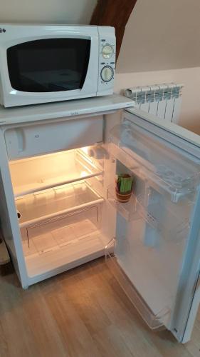 Le Studio - Appartement meublé tout confort Centre ville (Le Studio - Appartement meuble tout confort Centre ville) in Pont-Sainte-Maxence