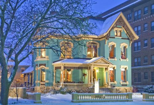 Kalamazoo House - main image