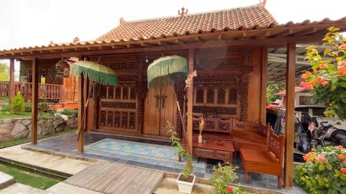 Deepsky Villa Family Room