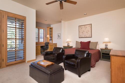 Villa Court 14 - image 2