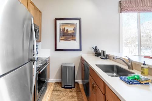 570 Wildflower - image 2