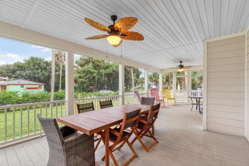 612 E Ashley - Shore Beats Work - 4 Bedrooms - main image