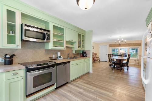 612 E Ashley - Shore Beats Work - 4 Bedrooms - image 6