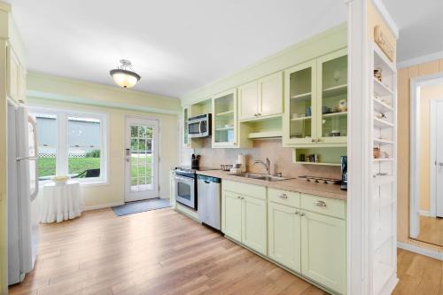 612 E Ashley - Shore Beats Work - 4 Bedrooms - image 7