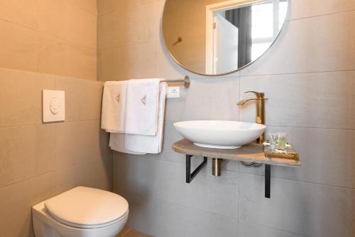 Dutch Golden Hotel - image 14