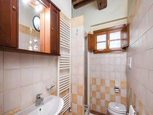 Welcoming Farmhouse in Monticiano with Garden - image 12