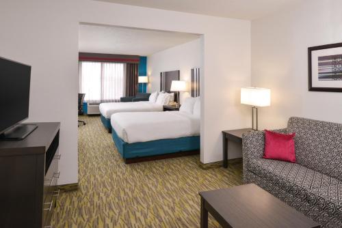 Holiday Inn Express Hotel & Suites Omaha West