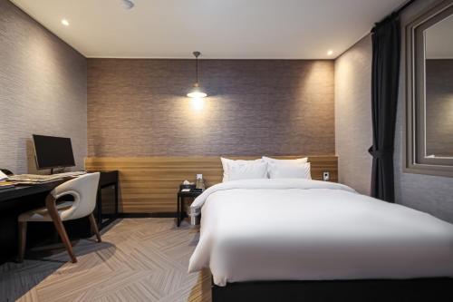 Aria Hotel