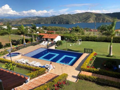 Finca Lago Calima with Excellent view