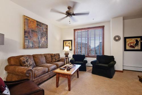 2 BDR Main St Station Condo - All the Amenities - image 3