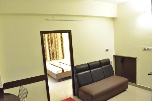 Deluxe Queen Studio  room in MMD Residency