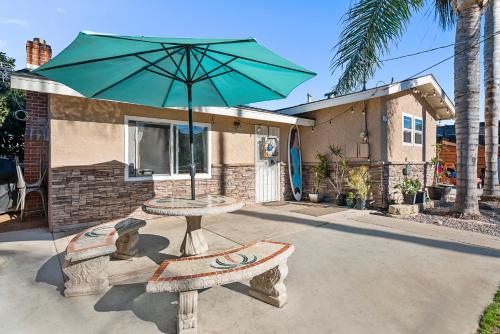 Oceanside Rocks Family Vacation Home thumb 2