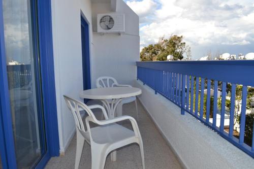 Flokkas Hotel Apartments - image 6