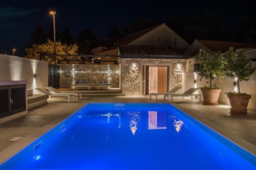 Luxury Beachfront Villa Korcula the Beach with private pool, sauna and gym at the beach on Korcula island - Prizba