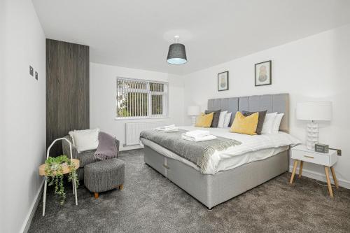 St Martins House Luxury 2 Bedroom Apartments Ruislip - image 4