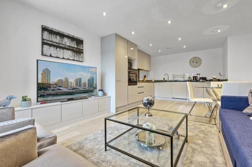 St Martins House Luxury 2 Bedroom Apartments Ruislip - image 3