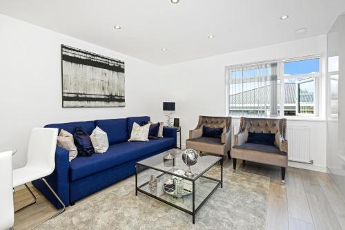 Guestroom, St Martins House Luxury 2 Bedroom Apartments Ruislip in Greater London North West