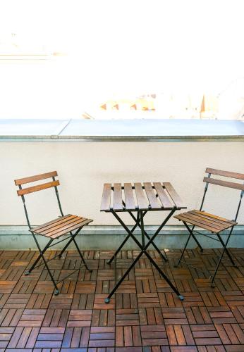 Premium Duplex 2BR for 6 with Balcony near City Museums Metro U3 U2, Vienne (photo 6)