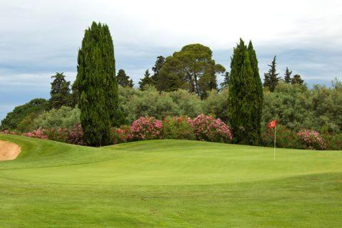 Magnifique Villa sur le golf gîte à louer Mauguio