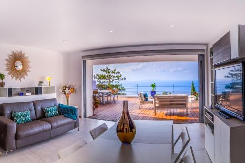 Vistazur Luxueux appartement avec terrasse et piscine - Location saisonnière - Rayol-Canadel-sur-Mer