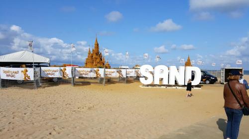 Apartment with 2 bedrooms in Oostende with balcony and WiFi 500 m from the beach - image 7