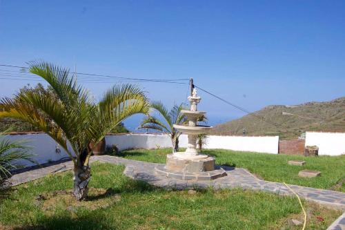 Apartment with one bedroom in Los Silos with furnished terrace and WiFi 5 km from the beach - image 2