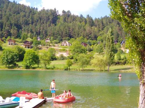 Appartement de 2 chambres avec terrasse et wifi a Belcaire a 6 km des pistes