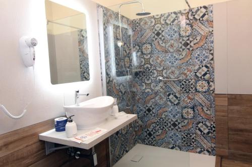 HOTEL VILLA ISA - image 4