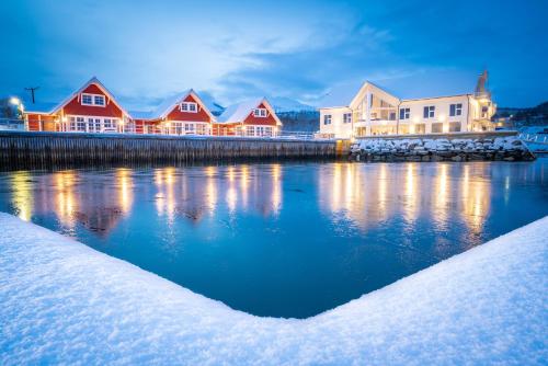 Senja Fjordhotell and Apartments