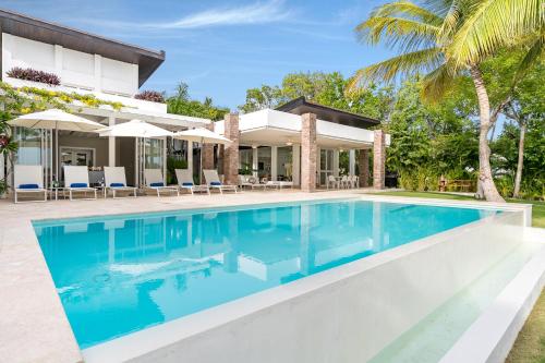 Unbelievable Villa with Pool - Perfect Family Vacay