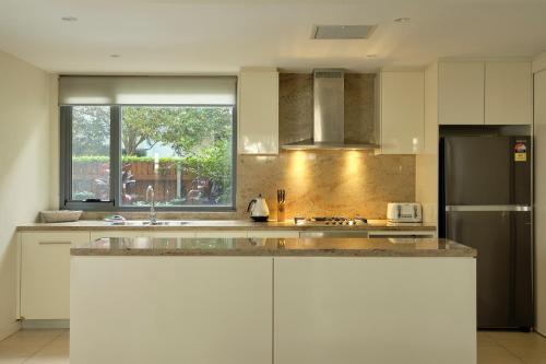 Spacious 2 Bedroom Garden Apartment