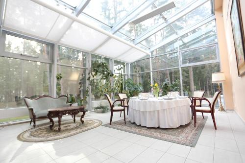 餐廳, 皇家SPA公寓 (Royal SPA Residence) in 比斯托納斯