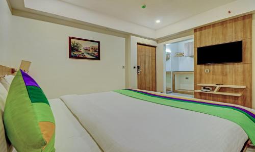 Deluxe Double Room image 10