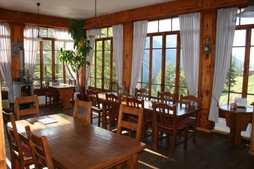 Étterem, Hotel de la Sage in Evolene