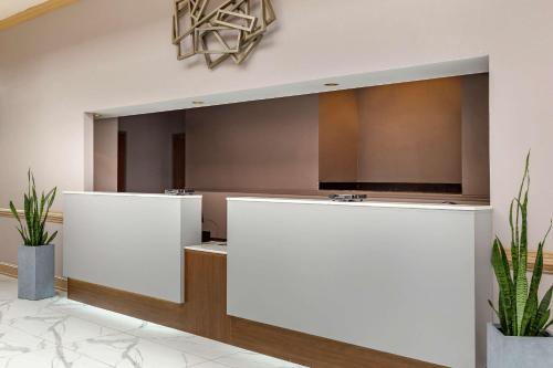 Clarion Hotel – Fayetteville, NC
